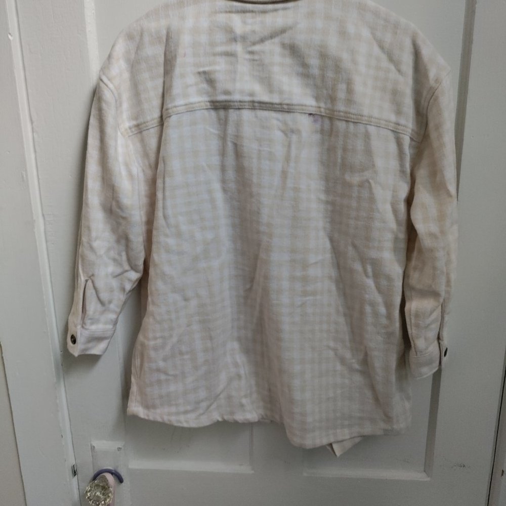 Button up - Picture 2 of 2